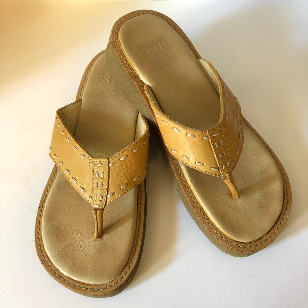 Frye Vintage Tan Leather Flip Flop Thong Sandals